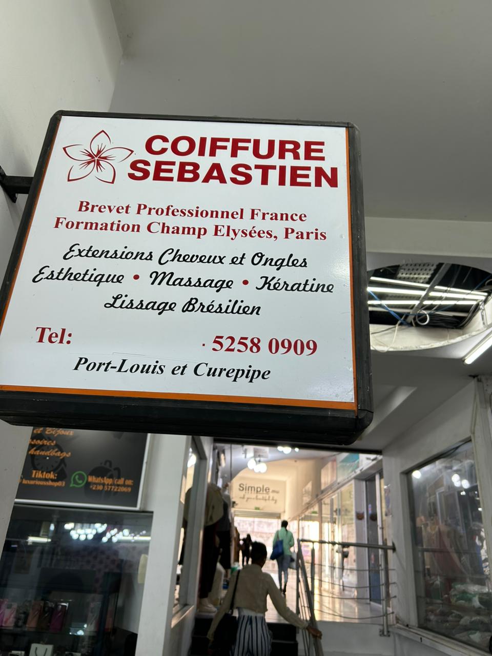 À propos